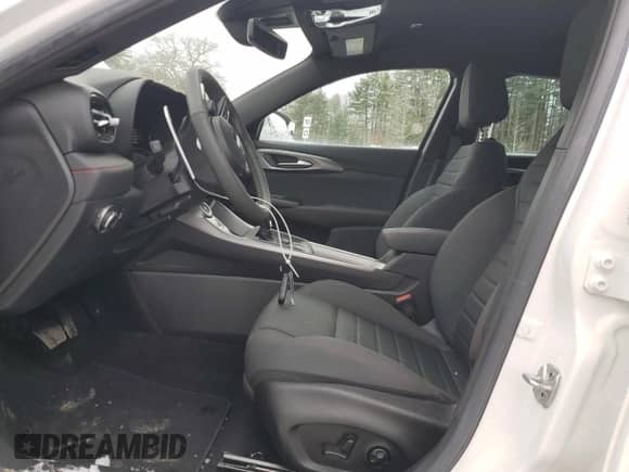 2024 Dodge Hornet R/T с VIN ZACPDFCW5R3A28977, выставлен на аукционе Copart как лот 44507445 с пробегом 7 951 миль миль и На запчасти • Non repairable. История ставок и продаж доступна на DreamBid. Изображение 7.