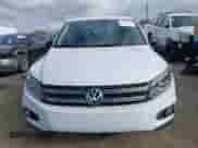 2017 Volkswagen Tiguan Sport с VIN WVGUV7AX8HW509698, выставлен на аукционе IAAI как лот 41705583 с пробегом 41 916 миль миль и . История ставок и продаж доступна на DreamBid. Изображение 13.