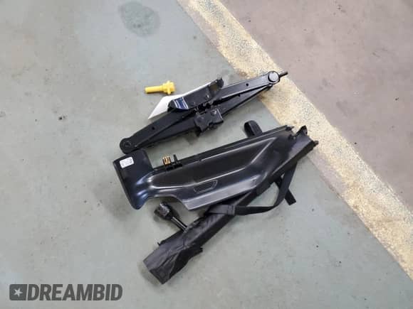 2021 Ram 1500 Laramie с VIN 1C6SRFJTXMN810181, выставлен на аукционе Copart как лот 70122025 с пробегом 40 626 миль миль и Списание • Salvage title. История ставок и продаж доступна на DreamBid. Изображение 12.