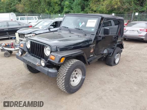 1999 Jeep Wrangler Sahara с VIN 1J4FY49S4XP469005, выставлен на аукционе IAAI как лот 43402804 с пробегом 88 432 миль миль и . История ставок и продаж доступна на DreamBid. Изображение 17.
