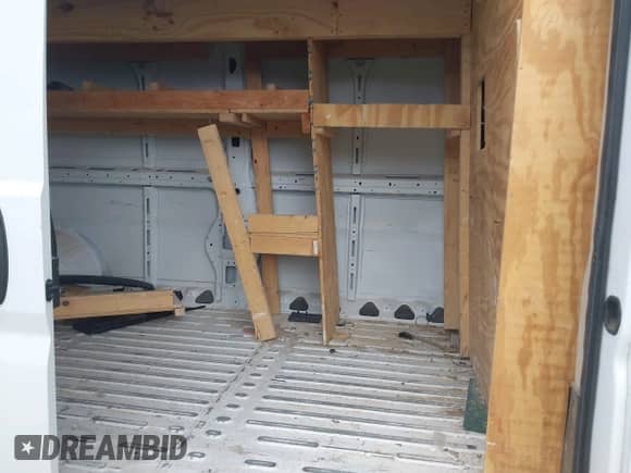 2020 Ram ProMaster Cargo z VIN 3C6URVHG6LE104162, wystawiony jako IAAI lot #42875799 z przebiegiem 36 917 mil mil oraz . Historia ofert i sprzedaży dostępna na DreamBid. Obrazek 8.