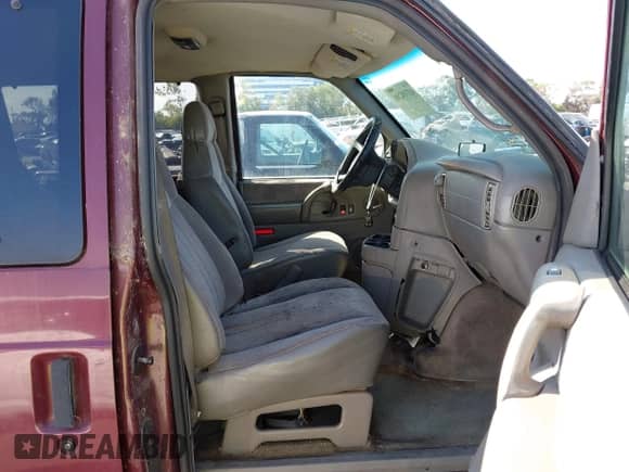 2003 Chevrolet Astro с VIN 1GNDM19X63B105878, выставлен на аукционе IAAI как лот 43310201 с пробегом 154 822 миль миль и . История ставок и продаж доступна на DreamBid. Изображение 5.