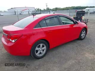 2014 Chevrolet Cruze 1LT z VIN 1G1PC5SB9E7445765, wystawiony jako IAAI lot #43298770 z przebiegiem 131 052 mil mil oraz . Historia ofert i sprzedaży dostępna na DreamBid. Obrazek 4.