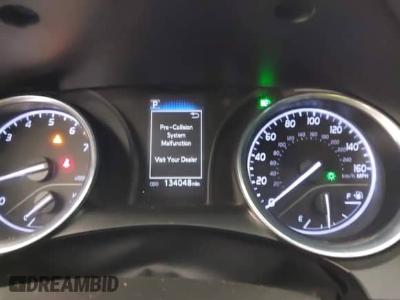 2020 Toyota Camry SE z VIN 4T1G11AK8LU870945, wystawiony jako IAAI lot #42890973 z przebiegiem 134 048 mil mil oraz . Historia ofert i sprzedaży dostępna na DreamBid. Obrazek 7.