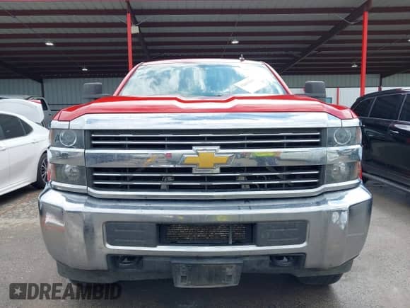 2015 Chevrolet Silverado 2500HD LT z VIN 1GC1KVE81FF124195, wystawiony jako IAAI lot #42883281 z przebiegiem 331 547 mil mil oraz . Historia ofert i sprzedaży dostępna na DreamBid. Obrazek 12.