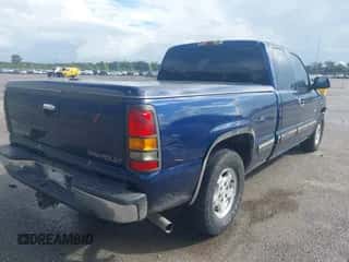 2000 Chevrolet Silverado 1500 LS z VIN 2GCEC19T1Y1279622, wystawiony jako IAAI lot #43366617 z przebiegiem 559 755 mil mil oraz . Historia ofert i sprzedaży dostępna na DreamBid. Obrazek 4.