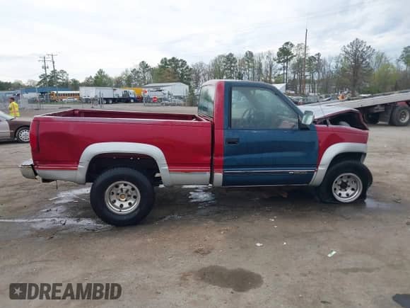 1990 GMC Sierra 1500 с VIN 1GTDK14K9LZ556790, выставлен на аукционе IAAI как лот 41941881 с пробегом 185 448 миль миль и . История ставок и продаж доступна на DreamBid. Изображение 13.