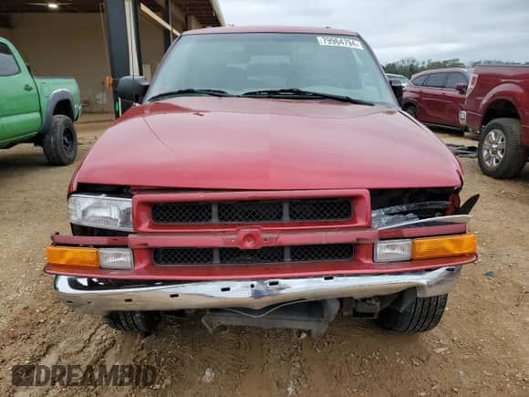 2000 Chevrolet Blazer LT with VIN 1GNCS13W3Y2213772, listed as a Copart auction lot 79964794 with 80,090 mi miles and Salvage title. Bid and sale history available at DreamBid. Image 5.