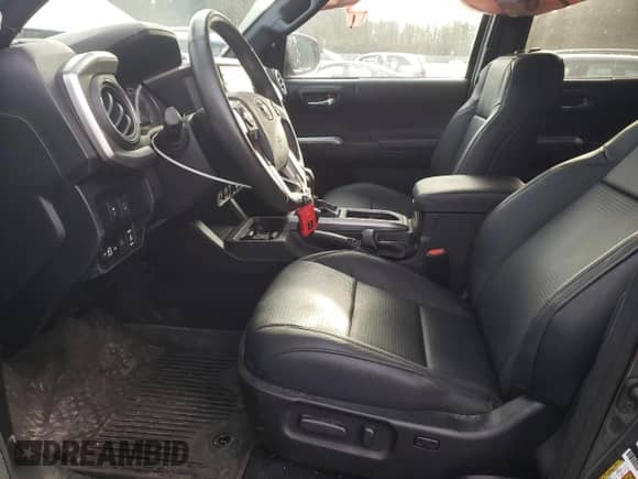 2022 Toyota Tacoma Limited with VIN 3TMGZ5AN2NM466075, listed as a Copart auction lot 85933694 with 40,606 mi miles and Salvage title. Bid and sale history available at DreamBid. Image 7.