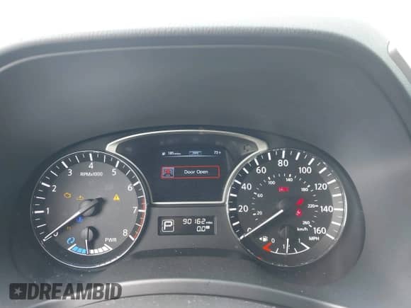 2014 Nissan Pathfinder Platinum Hybrid with VIN 5N1CR2MM5EC643103, listed as a IAAI auction lot 41243310 with 90,162 mi miles and . Bid and sale history available at DreamBid. Image 7.