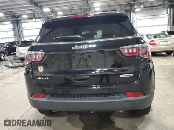 2024 Jeep Compass Latitude Lux с VIN 3C4NJDFN4RT169614, выставлен на аукционе Copart как лот 54626595 с пробегом 2 461 миль миль и Списание • Salvage title. История ставок и продаж доступна на DreamBid. Изображение 6.