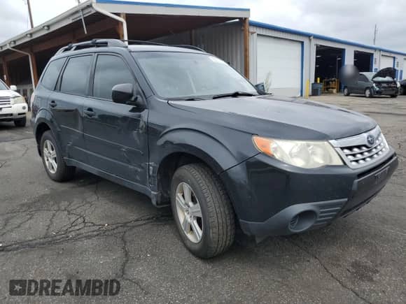 2013 Subaru Forester X z VIN JF2SHABC9DG403830, wystawiony jako Copart lot #66901685 z przebiegiem 183 552 mil mil oraz Szkoda całkowita • Salvage title. Historia ofert i sprzedaży dostępna na DreamBid. Obrazek 4.
