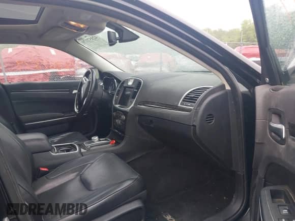 2017 Chrysler 300 C с VIN 2C3CCAKG3HH607686, выставлен на аукционе IAAI как лот 42357379 с пробегом 91 694 миль миль и . История ставок и продаж доступна на DreamBid. Изображение 5.