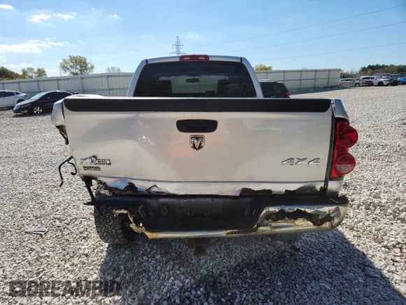 2008 Dodge 1500 SLT z VIN 1D7HU18N58S535117, wystawiony jako Copart lot #85647115 z przebiegiem 241 523 mil mil oraz Nie do naprawy • Non repairable. Historia ofert i sprzedaży dostępna na DreamBid. Obrazek 6.