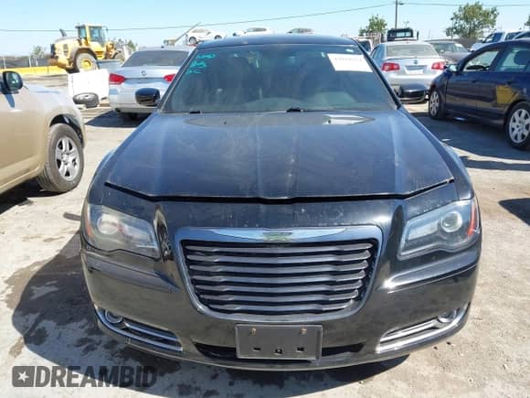 2014 Chrysler 300 S с VIN 2C3CCABG8EH380393, выставлен на аукционе IAAI как лот 42991624 с пробегом 110 308 миль миль и . История ставок и продаж доступна на DreamBid. Изображение 12.