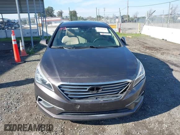 2017 Hyundai Sonata SE с VIN 5NPE24AF5HH543000, выставлен на аукционе IAAI как лот 38636140 с пробегом 67 475 миль миль и . История ставок и продаж доступна на DreamBid. Изображение 11.