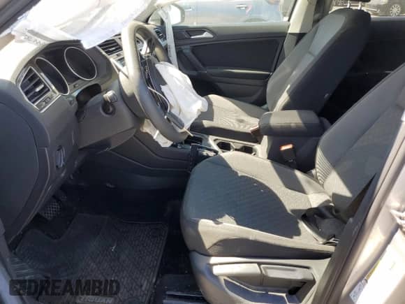 2020 Volkswagen Tiguan S с VIN 3VV1B7AX1LM145070, выставлен на аукционе Copart как лот 66713625 с пробегом Не указан миль и Списание • Salvage title. История ставок и продаж доступна на DreamBid. Изображение 7.