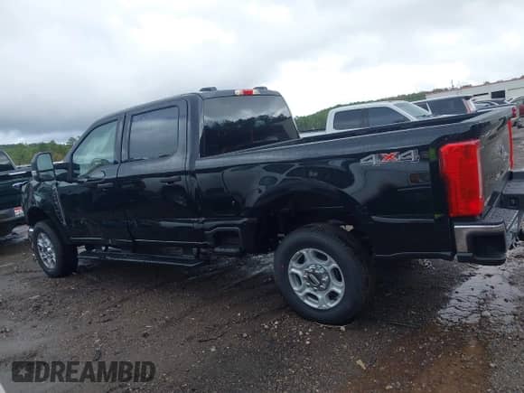 2026 Ford F-250 XL with VIN 1FT7W2BN6TEC24382, listed as a IAAI auction lot 43566771 with 451 mi miles and . Bid and sale history available at DreamBid. Image 14.