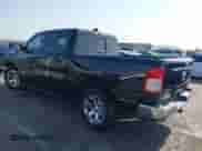 2022 Ram 1500 Big Horn z VIN 1C6RREFT6NN275210, wystawiony jako IAAI lot #42940583 z przebiegiem 66 323 mil mil oraz . Historia ofert i sprzedaży dostępna na DreamBid. Obrazek 3.