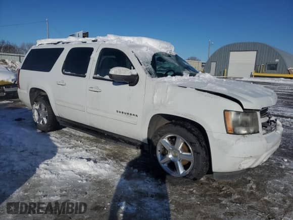 2011 Chevrolet Suburban LS с VIN 1GNSCHE08BR164898, выставлен на аукционе Copart как лот 41535965 с пробегом 199 649 миль миль и Списание • Salvage title. История ставок и продаж доступна на DreamBid. Изображение 4.