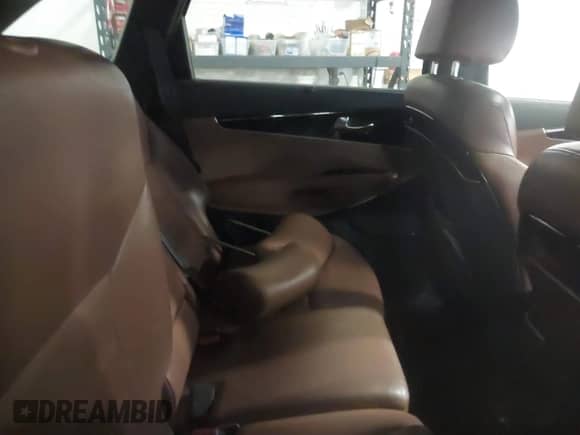 2019 Kia Sorento SX Limited с VIN 5XYPKDA52KG462194, выставлен на аукционе IAAI как лот 41718851 с пробегом 54 102 миль миль и . История ставок и продаж доступна на DreamBid. Изображение 8.