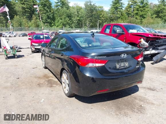 2013 Hyundai Elantra GLS z VIN KMHDH4AE3DU572606, wystawiony jako IAAI lot #43153191 z przebiegiem 147 130 mil mil oraz . Historia ofert i sprzedaży dostępna na DreamBid. Obrazek 3.