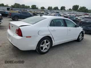 2012 Chevrolet Malibu 1LS с VIN 1G1ZB5E01CF283624, выставлен на аукционе Copart как лот 81100265 с пробегом 312 550 миль миль и Списание • Salvage title. История ставок и продаж доступна на DreamBid. Изображение 3.