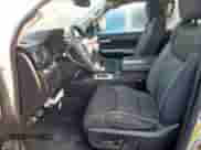 2019 Toyota Tundra SR5 с VIN 5TFEM5F1XKX137500, выставлен на аукционе Copart как лот 85751375 с пробегом 158 655 миль миль и Списание • Salvage title. История ставок и продаж доступна на DreamBid. Изображение 7.
