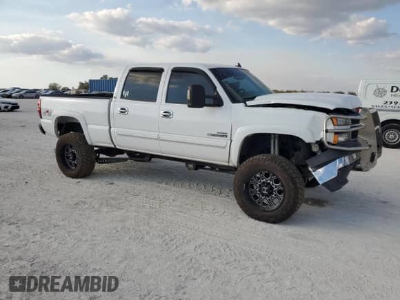 2006 Chevrolet Silverado 2500HD LT1 с VIN 1GCHK23D56F156919, выставлен на аукционе Copart как лот 44517785 с пробегом 73 250 миль миль и На запчасти • Non repairable. История ставок и продаж доступна на DreamBid. Изображение 4.