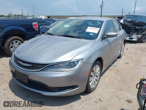 2015 Chrysler 200 LX с VIN 1C3CCCFB3FN698246, выставлен на аукционе IAAI как лот 43009893 с пробегом 58 276 миль миль и . История ставок и продаж доступна на DreamBid. Изображение 2.