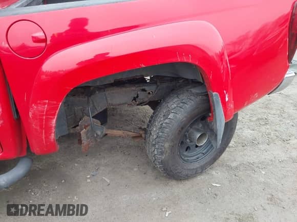 2004 Chevrolet Colorado 1SB LS Z85 with VIN 1GCDT136448185501, listed as a IAAI auction lot 42060074 with 139,295 mi miles and . Bid and sale history available at DreamBid. Image 6.