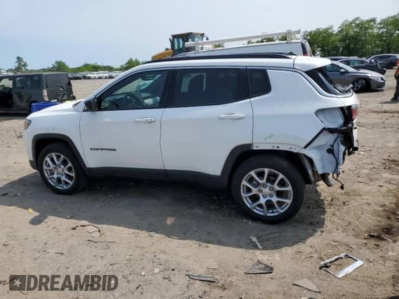 2024 Jeep Compass Latitude Lux с VIN 3C4NJDFN5RT150215, выставлен на аукционе Copart как лот 59351175 с пробегом 11 295 миль миль и Списание • Salvage title. История ставок и продаж доступна на DreamBid. Изображение 2.