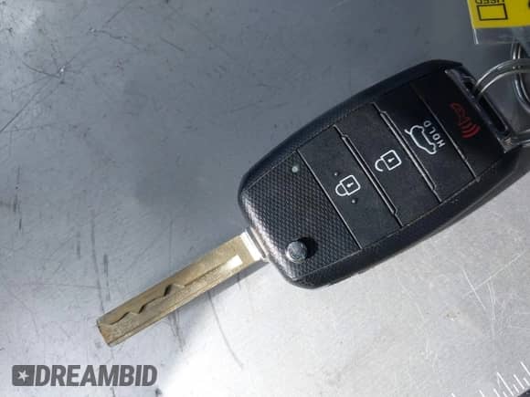 2016 Kia Sorento L with VIN 5XYPG4A39GG091994, listed as a IAAI auction lot 43068521 with 114,776 mi miles and . Bid and sale history available at DreamBid. Image 11.