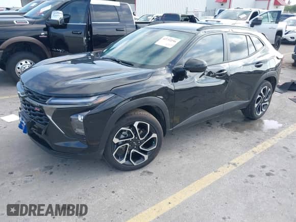 2025 Chevrolet Trax 2RS с VIN KL77LJEP1SC207819, выставлен на аукционе IAAI как лот 42732256 с пробегом 3 938 миль миль и . История ставок и продаж доступна на DreamBid. Изображение 2.