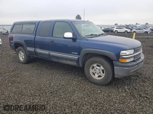 2002 Chevrolet Silverado 1500 LS z VIN 2GCEK19T621134585, wystawiony jako Copart lot #82629095 z przebiegiem 154 674 mil mil oraz Czysty tytuł • Clean title. Historia ofert i sprzedaży dostępna na DreamBid. Obrazek 4.