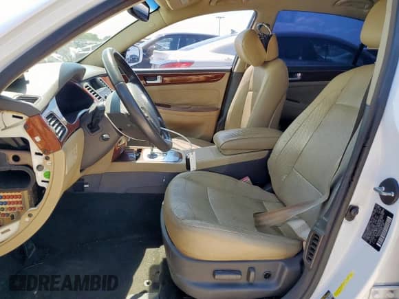 2014 Hyundai Genesis 3.8L z VIN KMHGC4DD3EU261838, wystawiony jako Copart lot #69335845 z przebiegiem 155 845 mil mil oraz Czysty tytuł • Clean title. Historia ofert i sprzedaży dostępna na DreamBid. Obrazek 7.