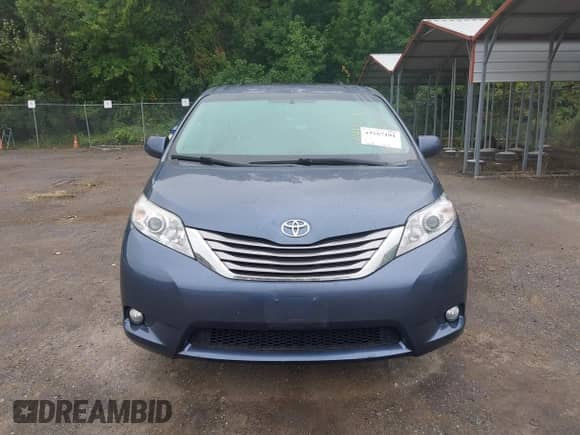 2017 Toyota Sienna XLE Auto Access Seat z VIN 5TDYZ3DC8HS836596, wystawiony jako IAAI lot #43187191 z przebiegiem 170 110 mil mil oraz . Historia ofert i sprzedaży dostępna na DreamBid. Obrazek 12.