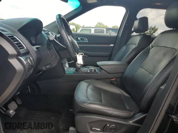 2017 Ford Explorer Limited z VIN 1FM5K8F84HGB17056, wystawiony jako Copart lot #70636525 z przebiegiem 80 715 mil mil oraz Szkoda całkowita • Salvage title. Historia ofert i sprzedaży dostępna na DreamBid. Obrazek 7.