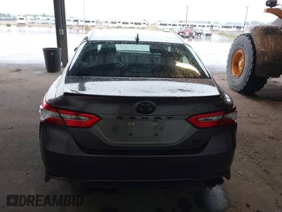 2020 Toyota Camry SE z VIN 4T1G11AK0LU510066, wystawiony jako IAAI lot #43169363 z przebiegiem 88 046 mil mil oraz . Historia ofert i sprzedaży dostępna na DreamBid. Obrazek 17.