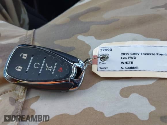 2019 Chevrolet Traverse Premier z VIN 1GNERKKW9KJ219049, wystawiony jako IAAI lot #43252703 z przebiegiem 138 600 mil mil oraz . Historia ofert i sprzedaży dostępna na DreamBid. Obrazek 11.