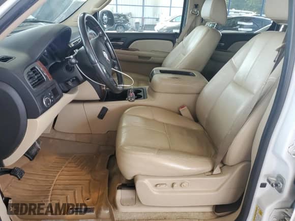2007 Chevrolet Suburban LT z VIN 3GNFC16J87G107687, wystawiony jako Copart lot #81596915 z przebiegiem 237 431 mil mil oraz Szkoda całkowita • Salvage title. Historia ofert i sprzedaży dostępna na DreamBid. Obrazek 7.