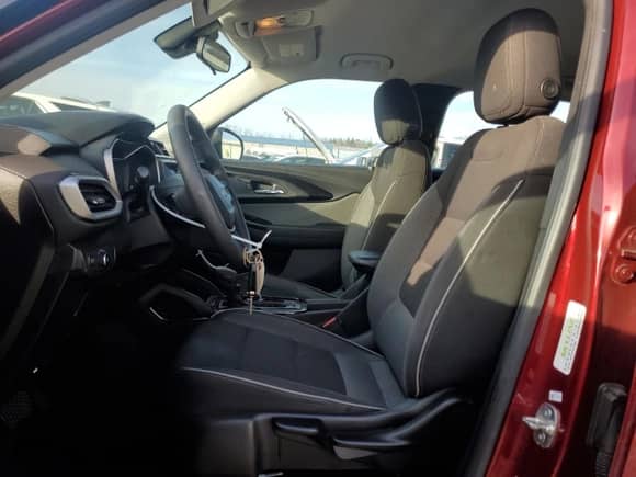 2022 Chevrolet TrailBlazer LS с VIN KL79MNSL5NB035433, выставлен на аукционе Copart как лот 82798354 с пробегом 40 733 миль миль и Списание • Salvage title. История ставок и продаж доступна на DreamBid. Изображение 7.