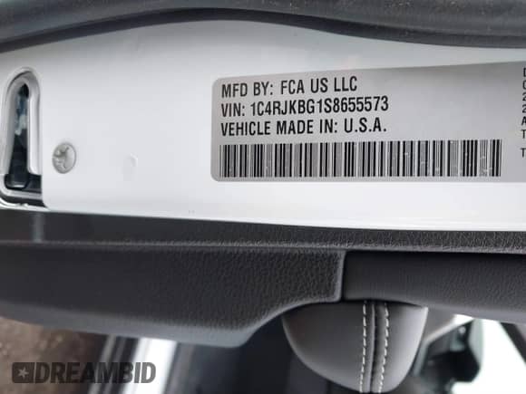 2025 Jeep Grand Cherokee Limited z VIN 1C4RJKBG1S8655573, wystawiony jako IAAI lot #41805948 z przebiegiem 922 mil mil oraz . Historia ofert i sprzedaży dostępna na DreamBid. Obrazek 9.