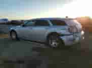 2006 Dodge Magnum with VIN 2D4FV47V16H521353, listed as a Copart auction lot 46106995 with 205,697 mi miles and Salvage title. Bid and sale history available at DreamBid. Image 2.