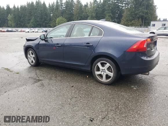 2013 Volvo S60 T5 с VIN YV1612FH3D2202495, выставлен на аукционе Copart как лот 81926815 с пробегом 91 364 миль миль и Чистый • Clean title. История ставок и продаж доступна на DreamBid. Изображение 2.
