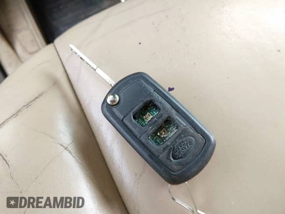 2007 Land Rover Range Rover Sport SC z VIN SALSH23497A109890, wystawiony jako IAAI lot #42359680 z przebiegiem 185 509 mil mil oraz . Historia ofert i sprzedaży dostępna na DreamBid. Obrazek 11.