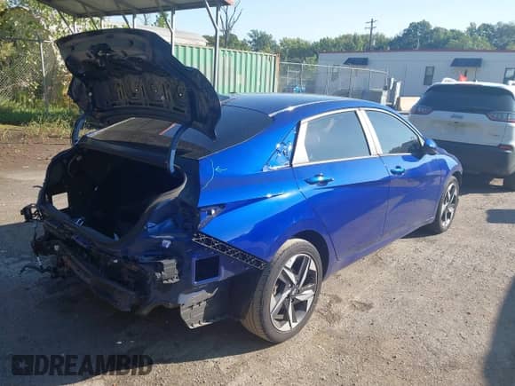 2023 Hyundai Elantra SEL z VIN 5NPLS4AG5PH099499, wystawiony jako IAAI lot #43167675 z przebiegiem 61 048 mil mil oraz . Historia ofert i sprzedaży dostępna na DreamBid. Obrazek 4.