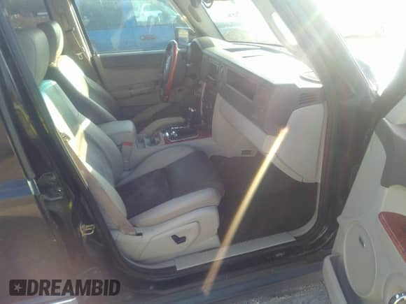 2007 Jeep Commander Overland with VIN 1J8HG68257C657840, listed as a IAAI auction lot 41535879 with 196,783 mi miles and . Bid and sale history available at DreamBid. Image 5.