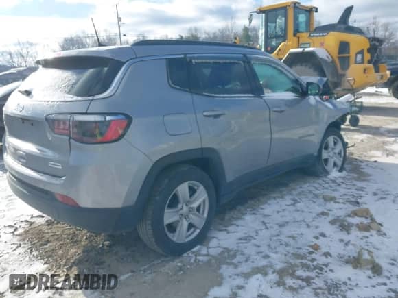 2022 Jeep Compass Altitude с VIN 3C4NJDBB8NT232820, выставлен на аукционе IAAI как лот 41199624 с пробегом 46 337 миль миль и . История ставок и продаж доступна на DreamBid. Изображение 4.
