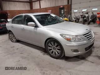 2010 Hyundai Genesis with VIN KMHGC4DE5AU074555, listed as a IAAI auction lot 42188762 with 284,221 mi miles and . Bid and sale history available at DreamBid. Image 1.